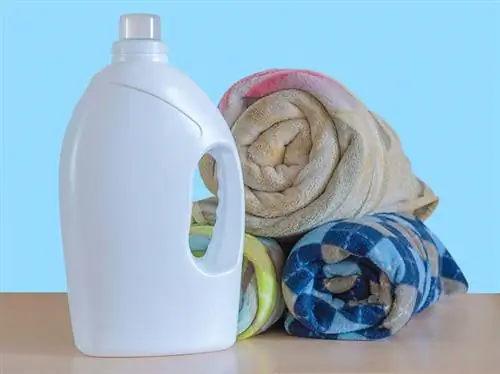 10 melhores detergentes para a roupa para urina de gato em 2023 – avaliações & principais escolhas