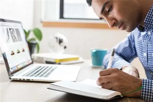 Een bedrijfsplan voor hondenuitlaatservice schrijven in 8 eenvoudige stappen (inclusief sjabloon)